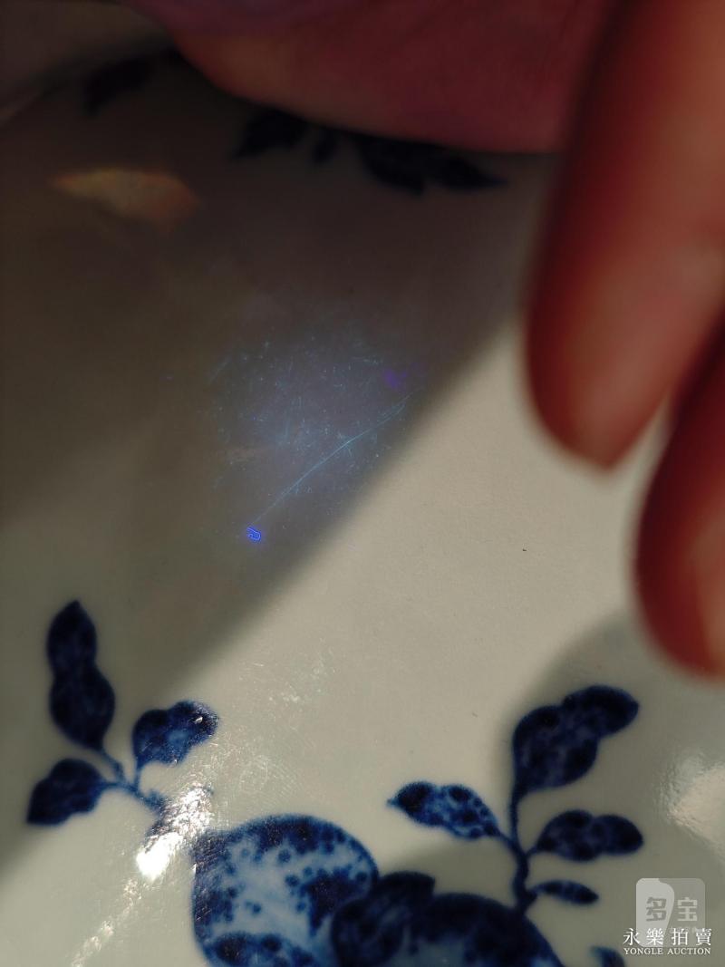 清乾隆 青花折枝花果纹梅瓶 - 图16